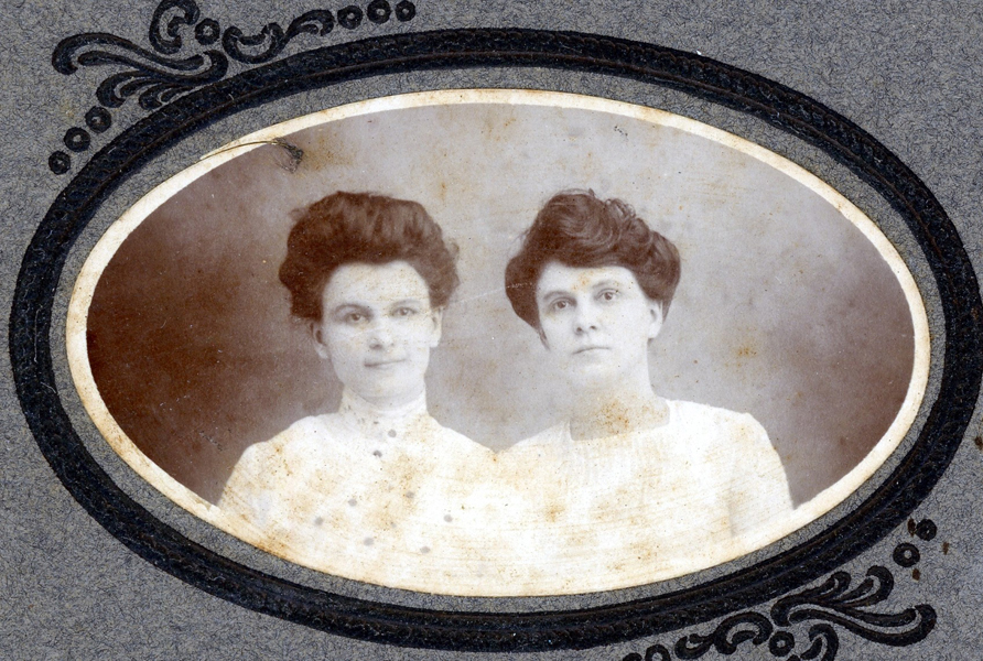 Ida and Esther Lewis